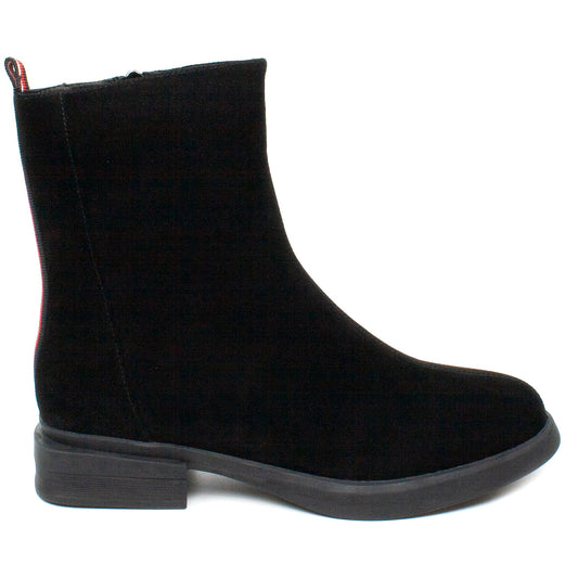 Women's casual boots made of genuine leather FORMAZIONE 001 black velour