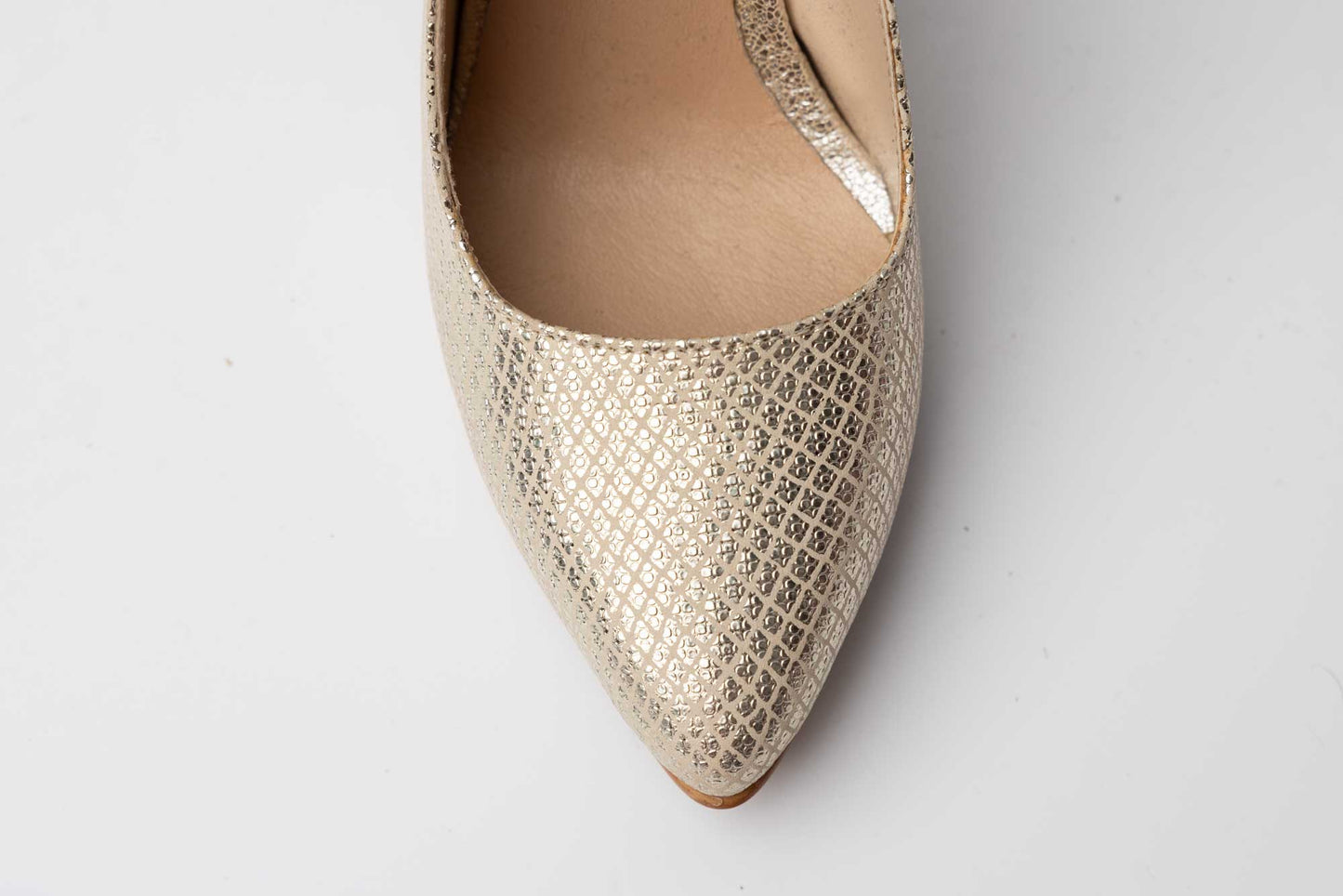 Elegant women's shoes made of natural leather LARISA Mineli