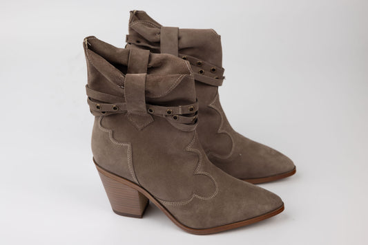 Women's boots made of natural leather PERLA 3032 Grey