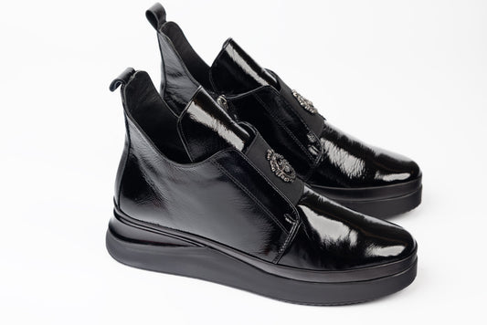 Women's boots made of natural patent leather DOGATI 934414 N patent