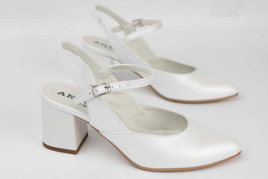 Cut-out bridal shoes made of genuine leather ANTONIO dec 15462 White