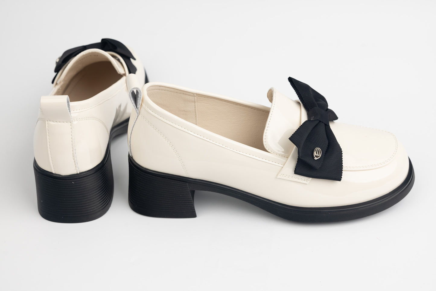 Pantofi dama piele naturală lăcuită FORMAZIONE 2311-1 Bej lac