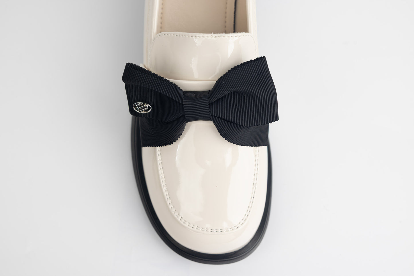 Pantofi dama piele naturală lăcuită FORMAZIONE 2311-1 Bej lac