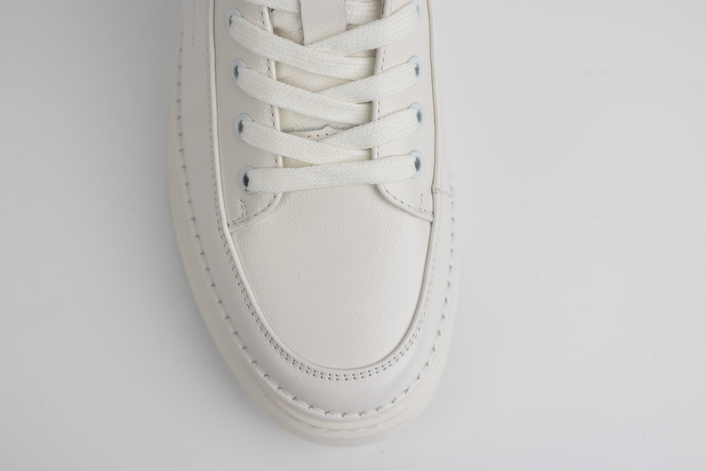 Unisex genuine leather shoes JOHAN 82826 White