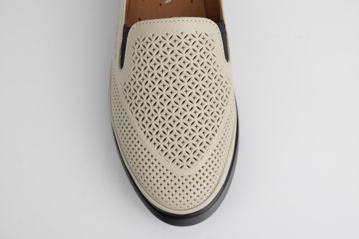 Pantofi dama piele naturală perforata LSD 89 Bej