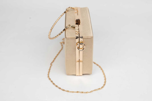 Ladies' envelope 107 Satin gold
