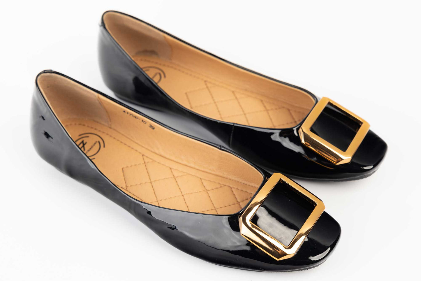 Women's shoes made of natural patent leather FORMAZIONE 1756-10 N lacquer