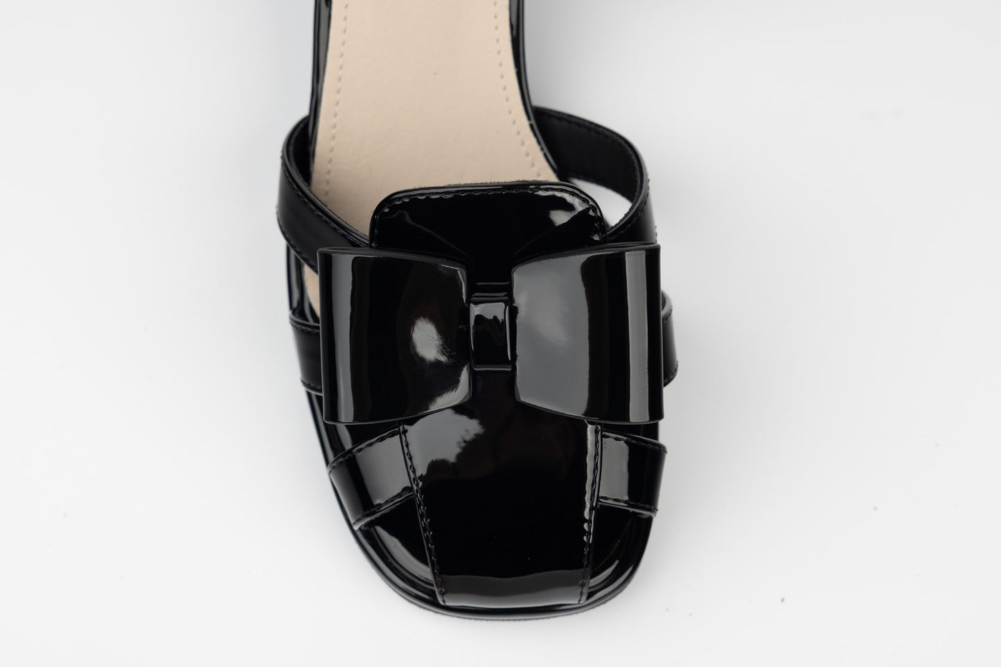 Elegant women's shoes, natural leather, FORMAZIONE 2118 N, lacquer