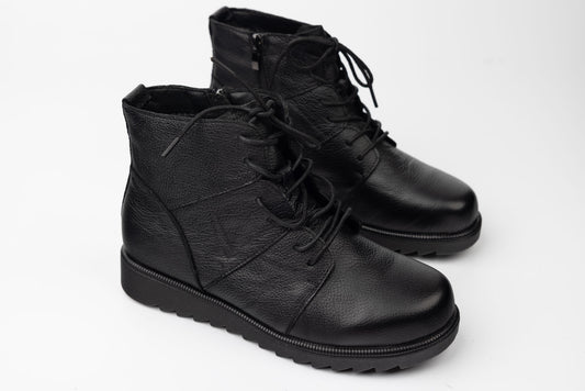 Women's boots made of genuine leather MATSTAR 43172 N