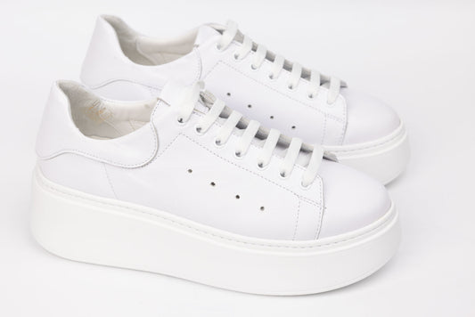 Women's casual shoes made of genuine leather PERLA 3182 White