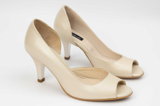 Women's sandals made of natural leather AUTHENTIC 371 cream