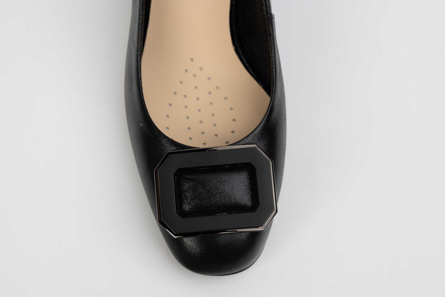 Elegant women's shoes made of genuine leather SALA dec 20703 N pearl