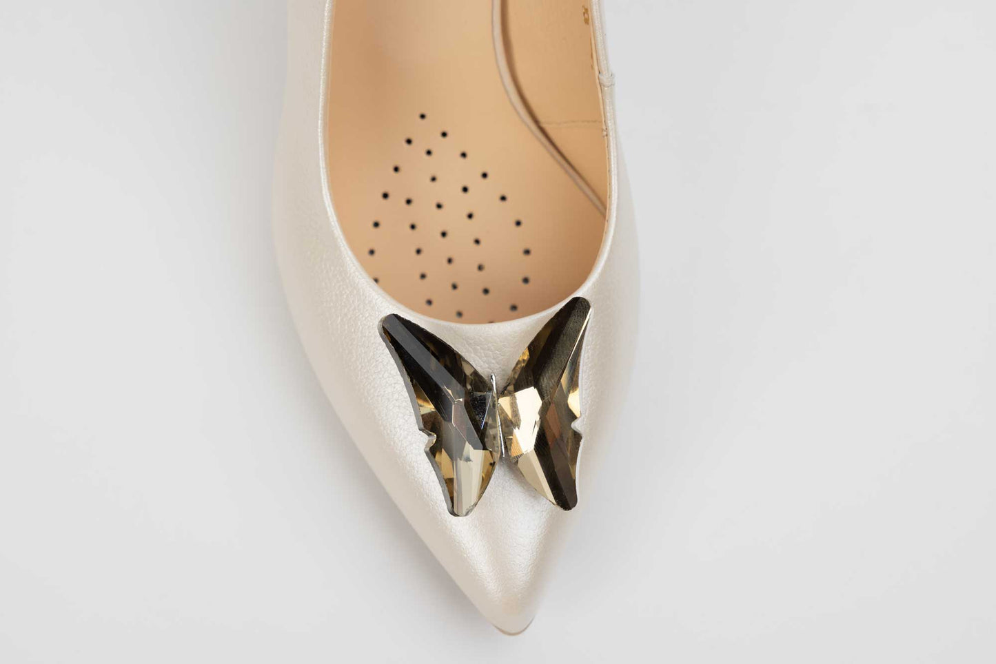 Elegant women's shoes made of genuine leather SALA dec 20693 Pearl cream
