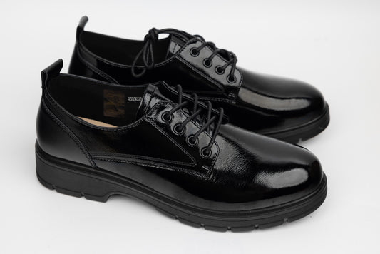 Women's shoes made of natural patent leather BETINA 33003 N lacquer