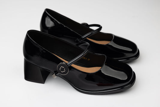 Women's shoes made of natural patent leather FORMAZIONE 312 N lacquer