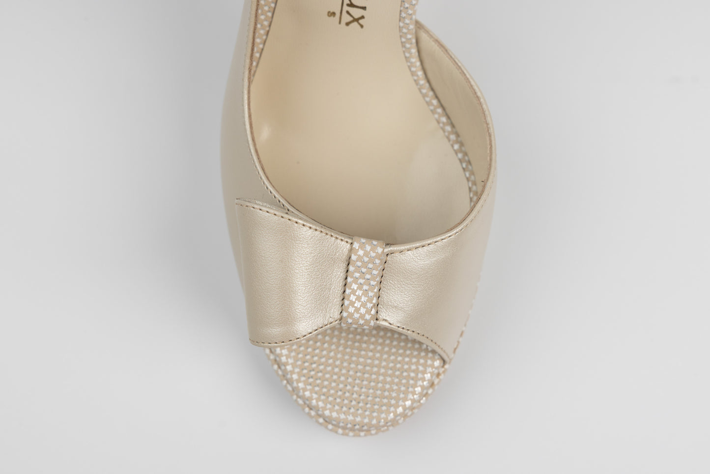 Women's genuine leather sandals NINA OCHINNI D01 Ivory pic