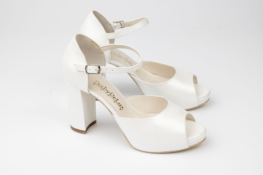 NINA OCHINNI 304-1 White genuine leather bridal sandals