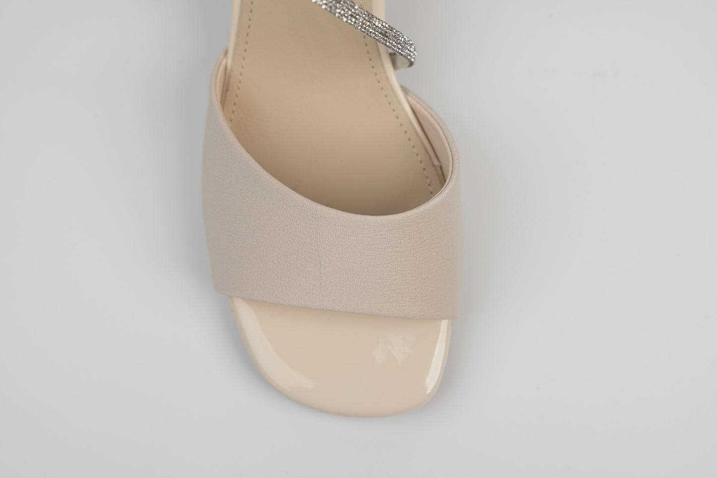 Women's sandals FORMAZIONE 2996 Cream