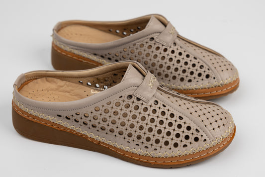 Women's genuine leather clogs ANNA VIOTI 04143 Mink