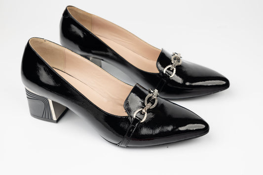 Women's shoes made of natural patent leather DOGATI 1370 N lacquer