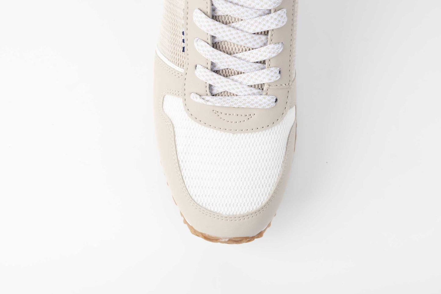 Sports shoes B TATA 051-24 Beige