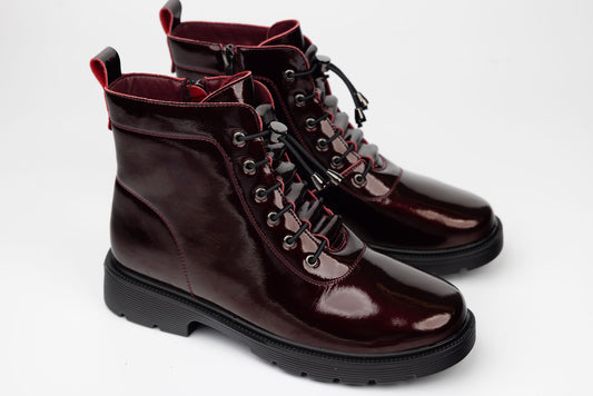 Women's boots made of genuine leather FORMAZIONE 0931 Bordeaux lacquer