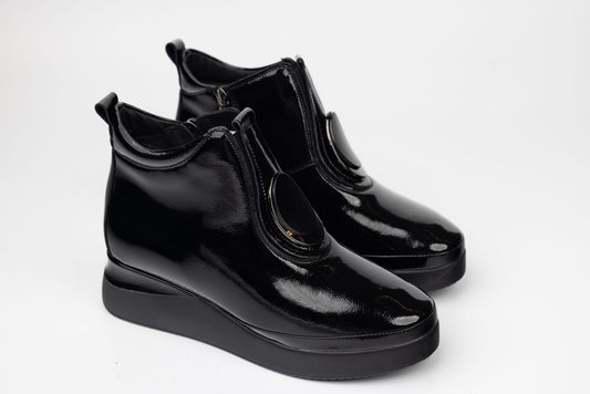 Women's boots made of genuine leather BETINA 6516 N lacquer