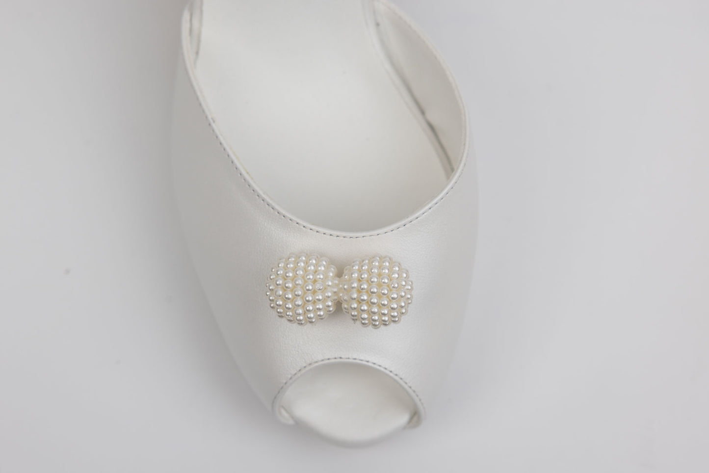 Sandale mireasa din piele naturală ANTONIO 3224 alb sidef accesorii muguri
