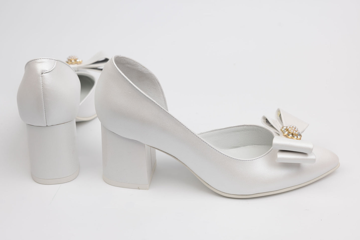 Pantofi dama decupati din piele naturala ANTONIO 4462 Alb accesoriu 1