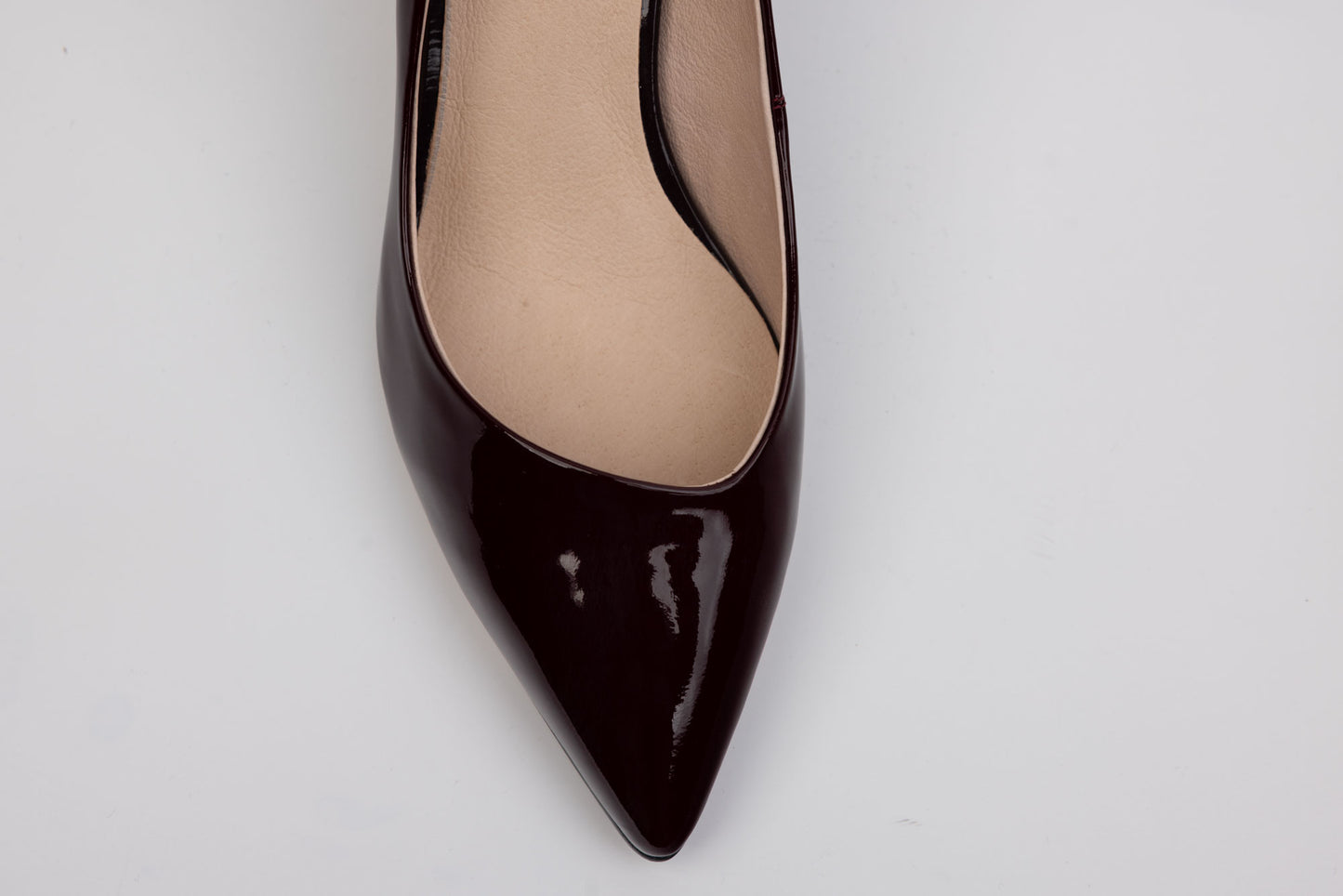 Elegant women's shoes made of genuine leather JOSE SIMON 9203 VISINIU LAC