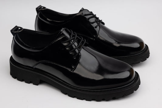 Men's shoes made of natural patent leather JOHAN 66601 N lacquer