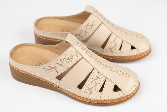 Women's genuine leather clogs ANNA VIOTI 04187 Beige