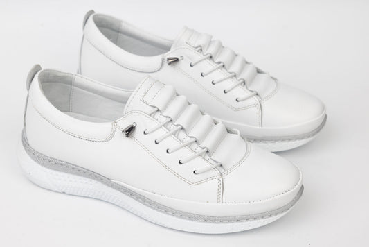 Women's casual shoes made of natural leather JOHAN 1040 Box white