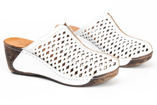 Women's perforated clogs made of natural leather LSD 320 white