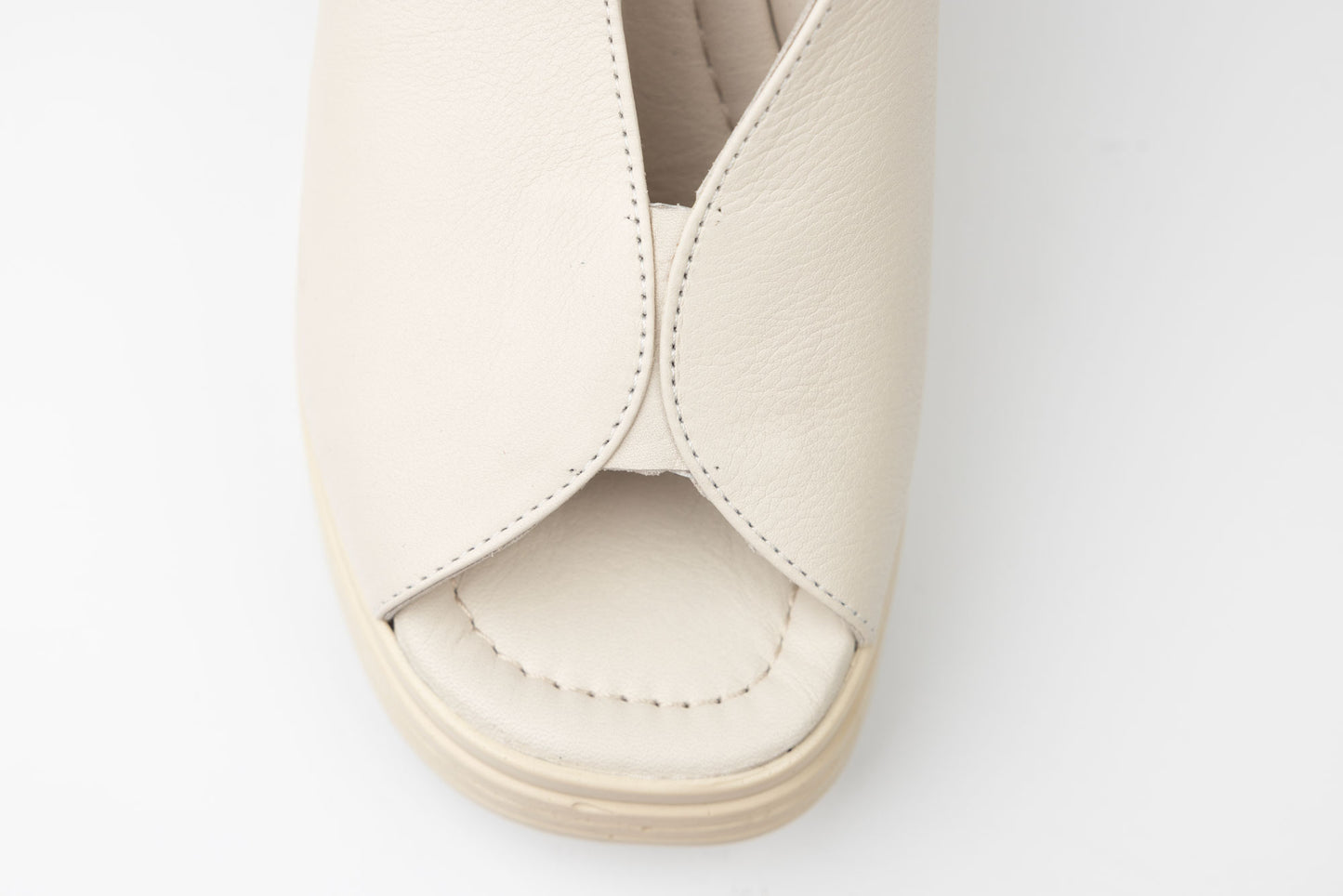 Women's genuine leather sandals LSD 471 Beige