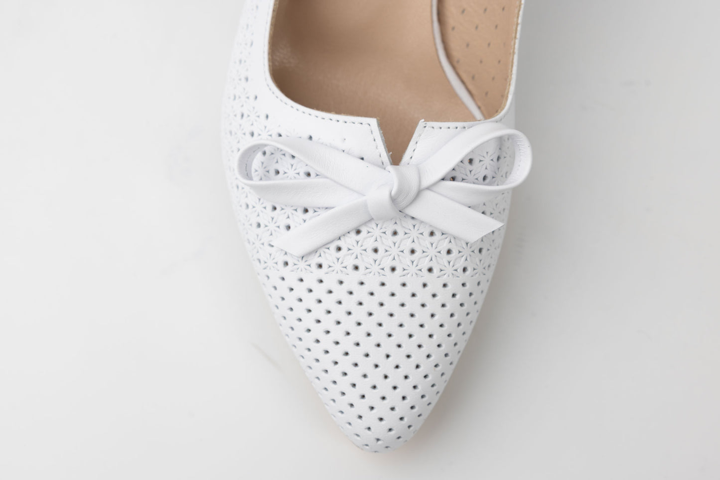 Pantofi dama piele naturală perforata LSD 1250 Alb