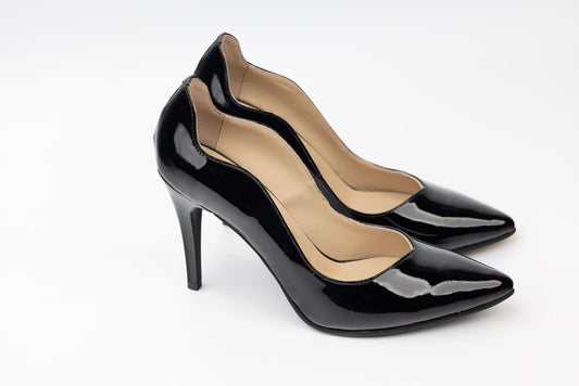 Women's shoes made of natural patent leather FICOSAN P005 N lacquer