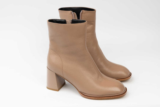 Women's casual boots made of natural leather JOSE SIMON 9739 Apricot