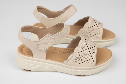 Women's sandals FORMAZIONE 90332 Cream