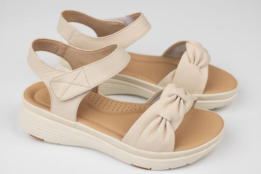 Women's sandals made of genuine leather FORMAZIONE 90883 Cream