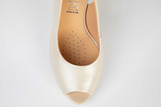 Elegant women's sandals made of natural leather SALA 20293 cream