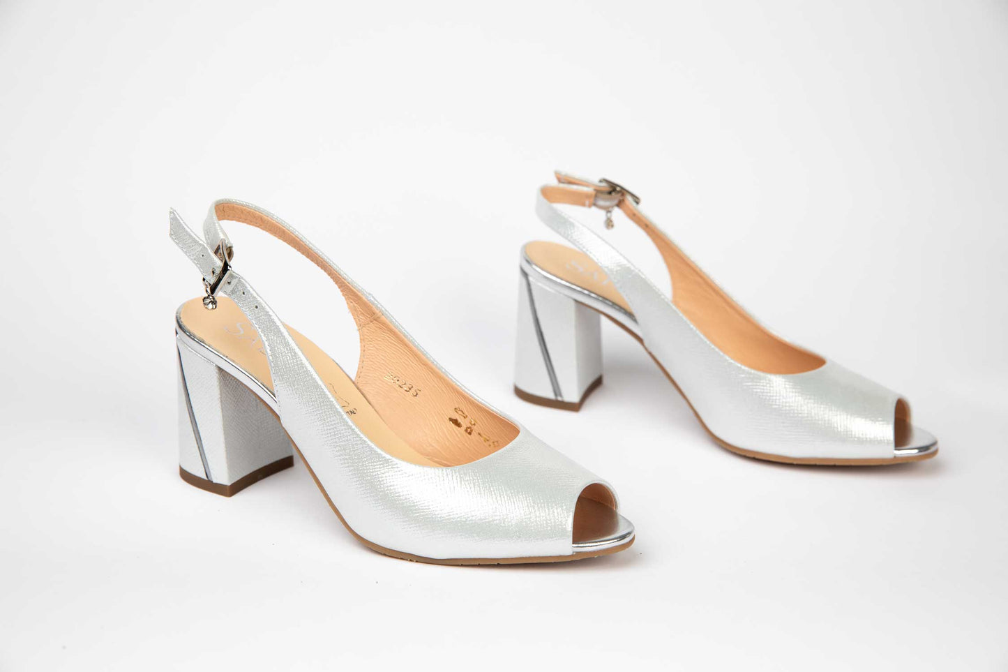 Elegant women's sandals made of genuine leather SALA 20235 Silver