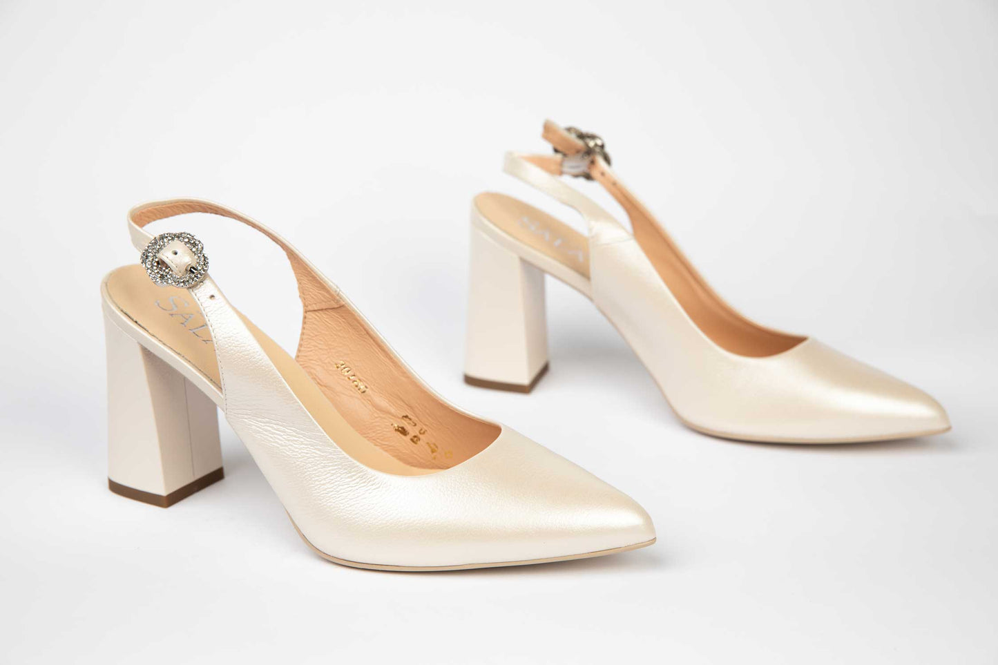 Elegant cut-out women's shoes made of genuine leather SALA 20180 cream