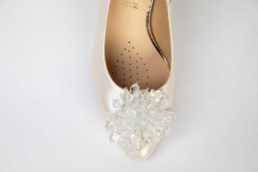 Elegant women's shoes made of genuine leather SALA 20430 ivory