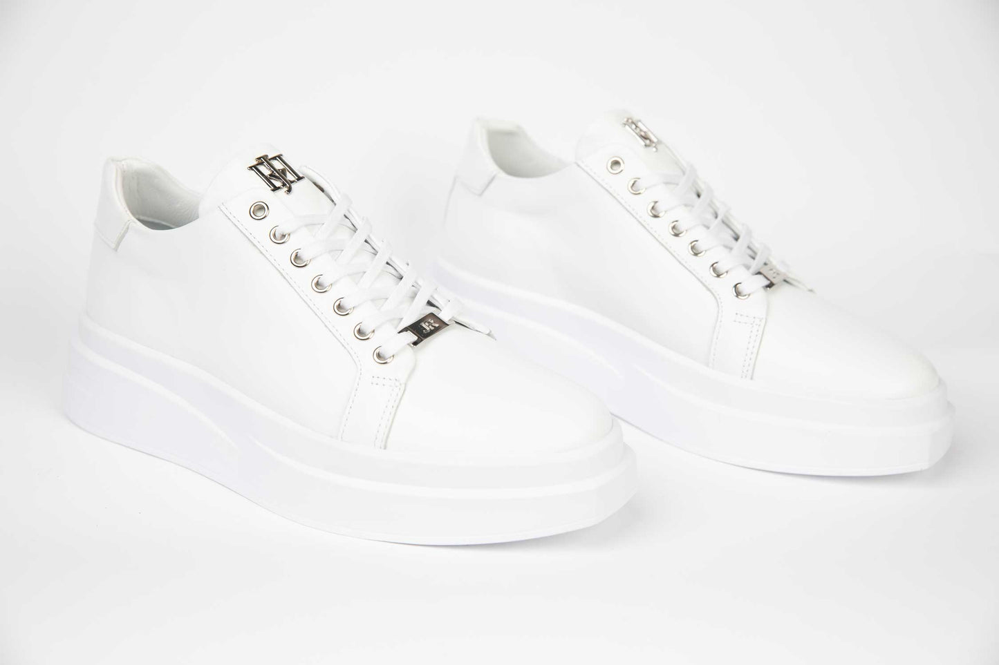 Men's casual shoes made of genuine leather JOHN RICHARDO 203 white (White)