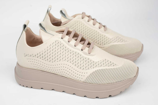 Women's shoes made of natural leather with perforation PERLA 3298 Beige