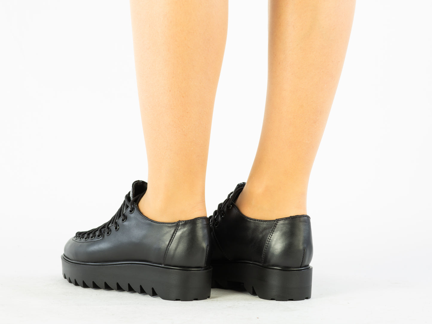 Women's casual shoes made of genuine leather LARISA Anto 06 black lacquer box