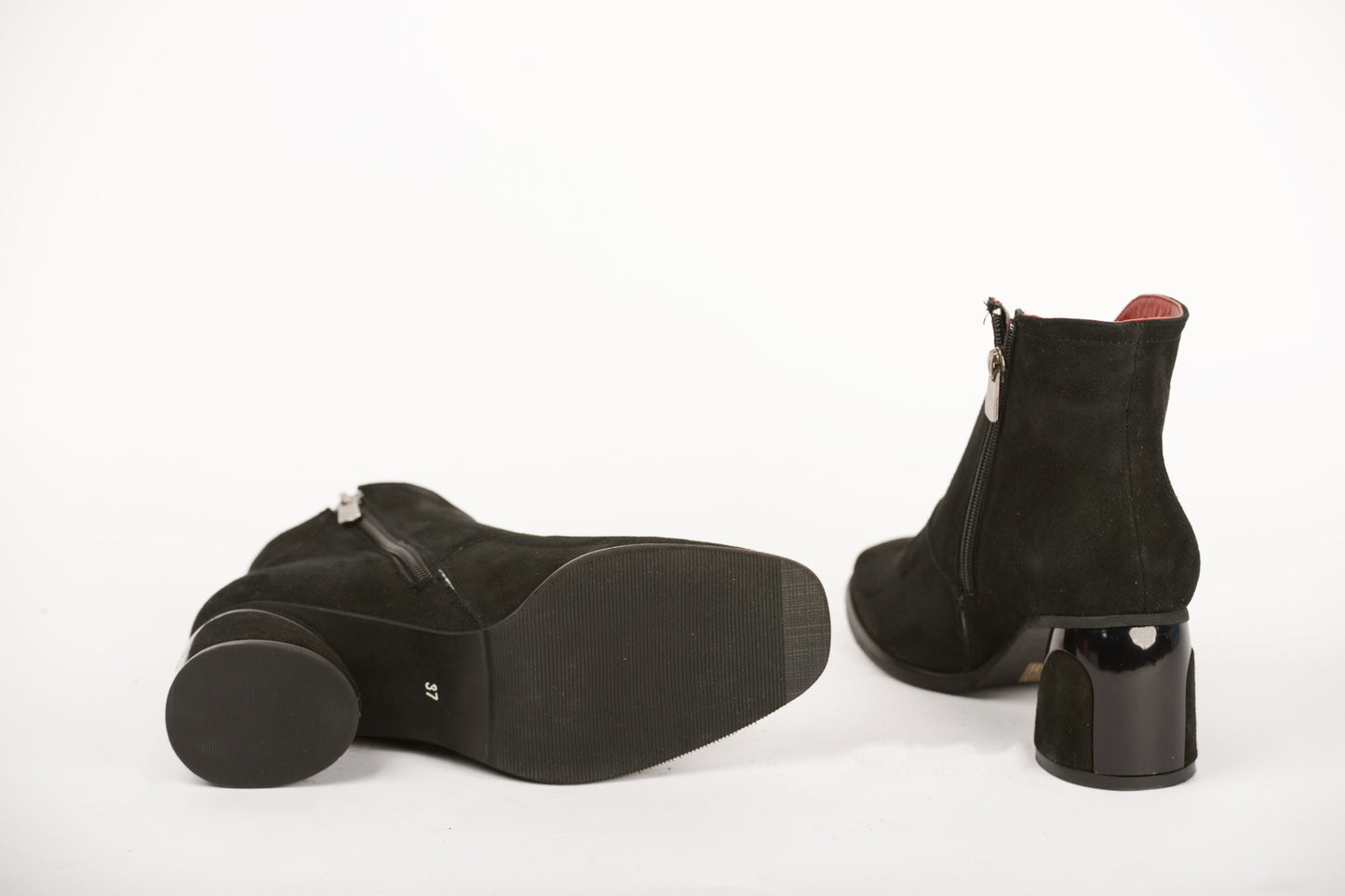 Elegant women's boots made of genuine leather JOHAN 150 black velour