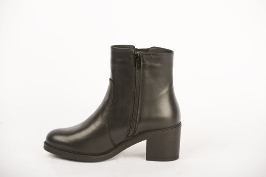 Women's casual boots, natural leather, black, box