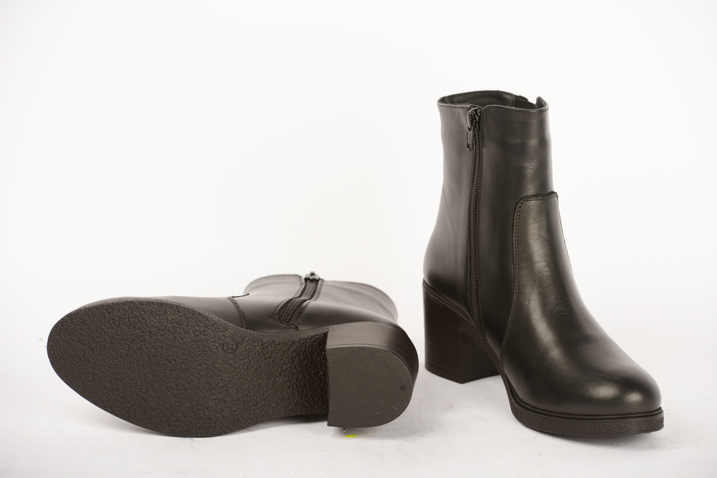 Women's casual boots, natural leather, black, box